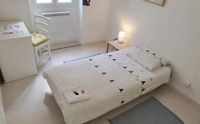 Private Room In Shared Apartment In The Center Of Nice